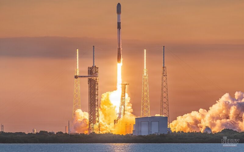 SpaceX Falcon 9 launching Starlink satellites from Cape Canaveral — SpaceX spectrum deal for Starlink Mobile