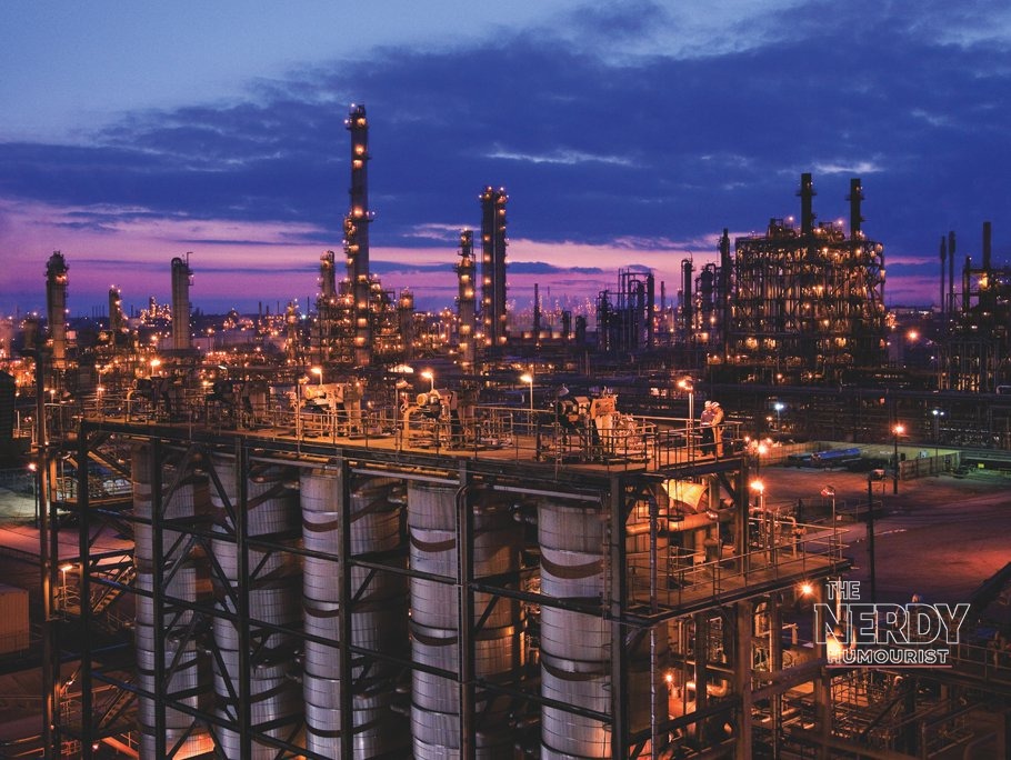 ExxonMobil Beaumont refinery at night as refining margins add $4.5 billion to Q3 earnings despite the ExxonMobil Q3 earnings warning