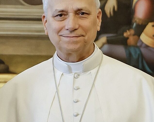 Pope Leo XIV lung cancer diagnosis: official portrait of Pope Leo XIV