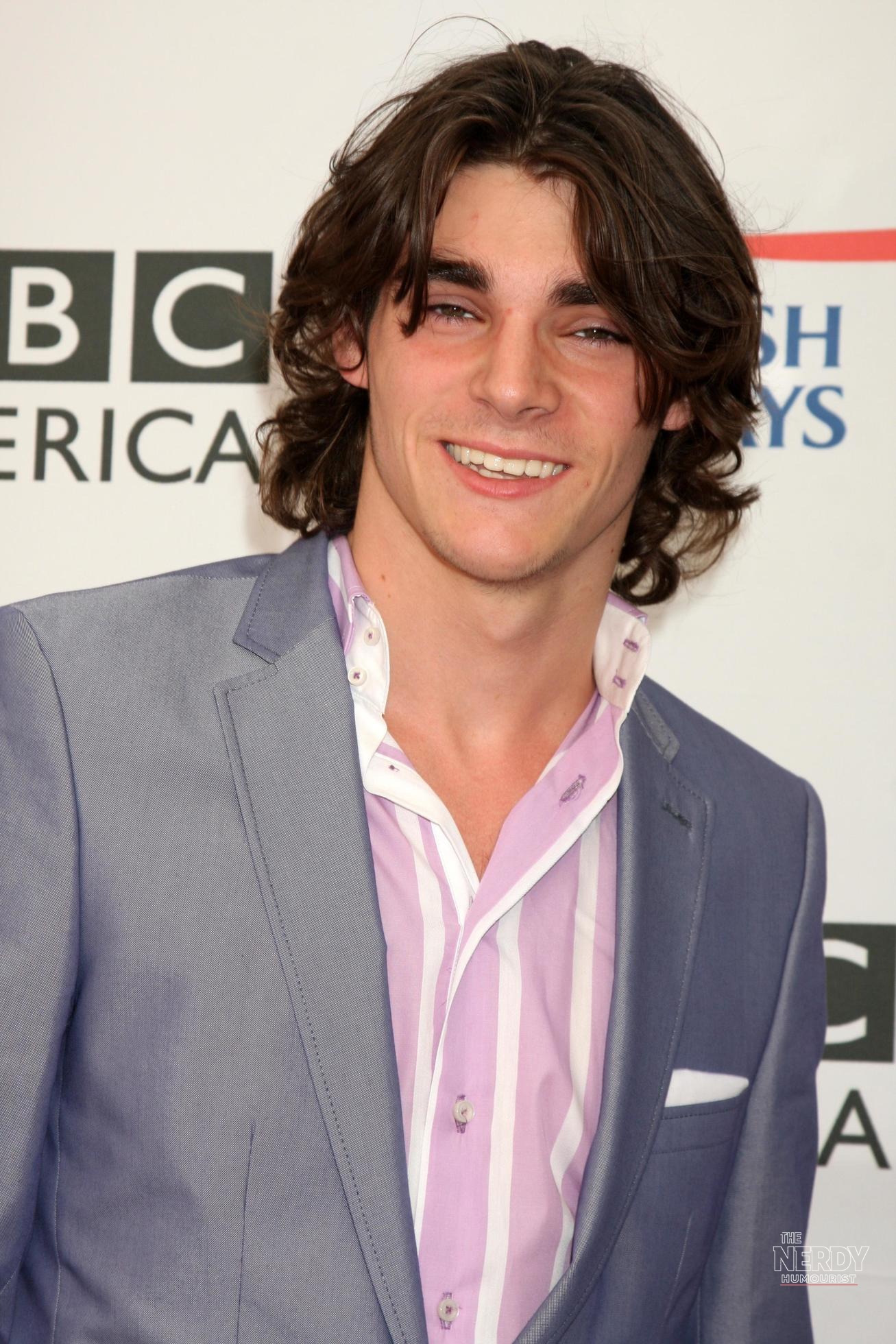 RJ Mitte dies Breaking Bad tribute: RJ Mitte attends the 2010 BAFTA Emmy Tea in Century City