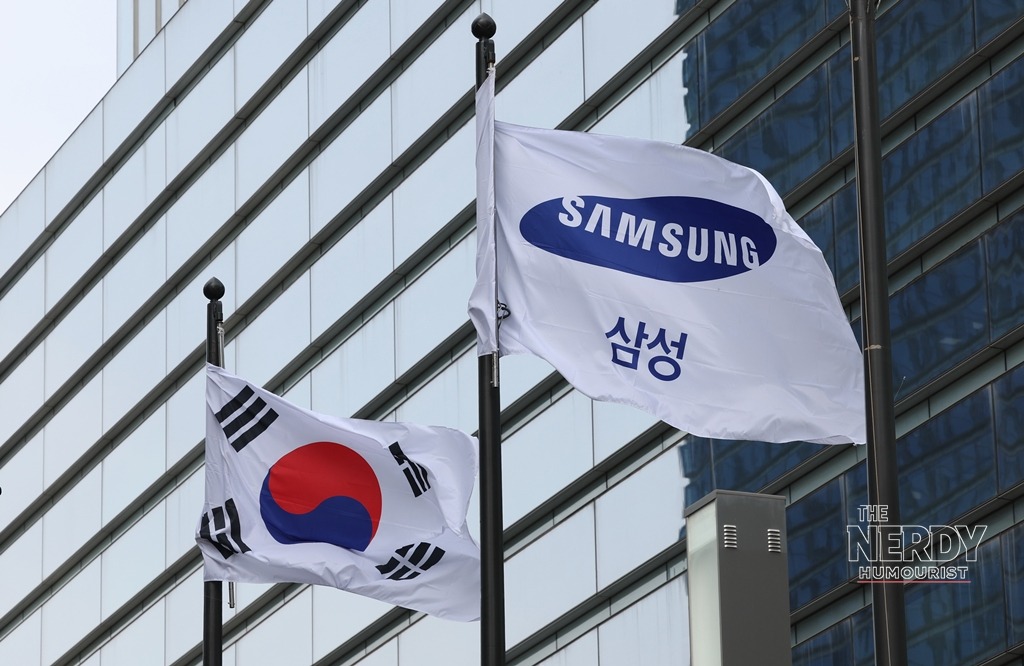 Samsung flag flying outside Samsung Electronics headquarters in Seoul ahead of the Samsung Q3 record profit announcement