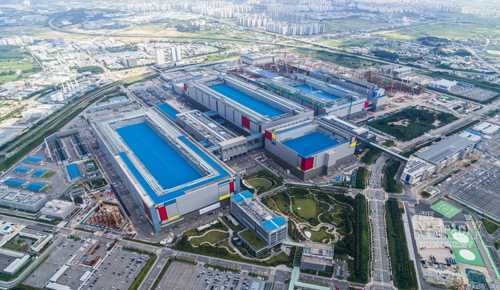 Aerial view of Samsung Electronics Pyeongtaek Campus, the chip plant ramping HBM4 output after Samsung's Q3 record profit.