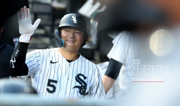 Munetaka Murakami in a White Sox uniform waving after his game-changing homer in White Sox Guardians ALDS Game 1